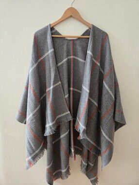 Uniqlo Blanket Scarf Gray Plaid